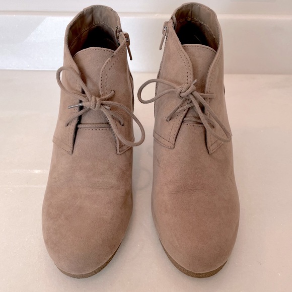 Tan - Suede - Wedge Heels - Size 9 - Picture 3 of 4